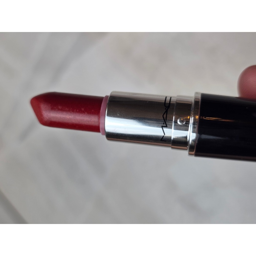 MAC Lustreglass Lipstick 545 Glossed and Found Sheer Shine Red Shimmer W1 - Picture 6 of 16